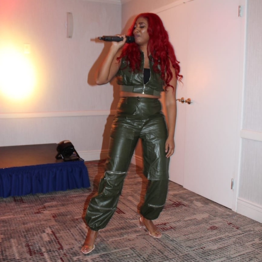 2 piece leather set
